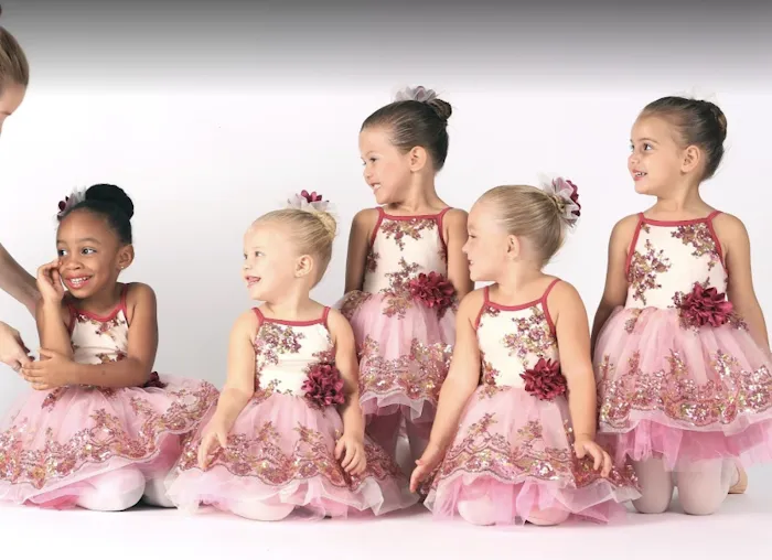 BALLET EAST Picture 7