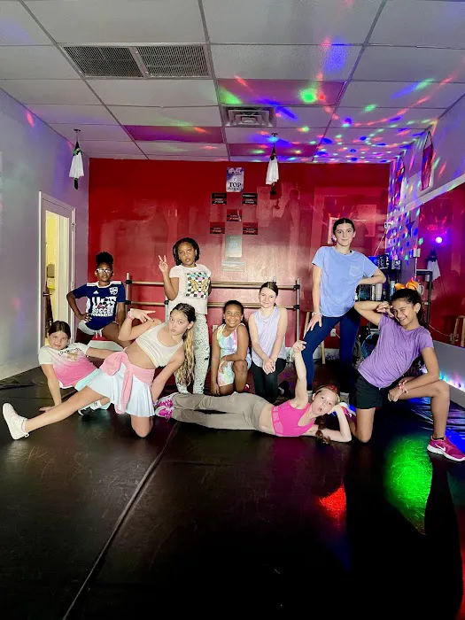 Robin Cotler Dance Center / RCDC Dance Center Picture 2