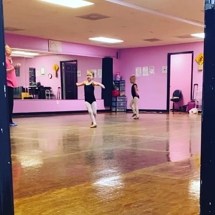 Fabulous Feet Dance Center Picture 4