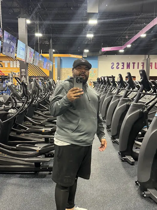 Crunch Fitness - Stuart Picture 2