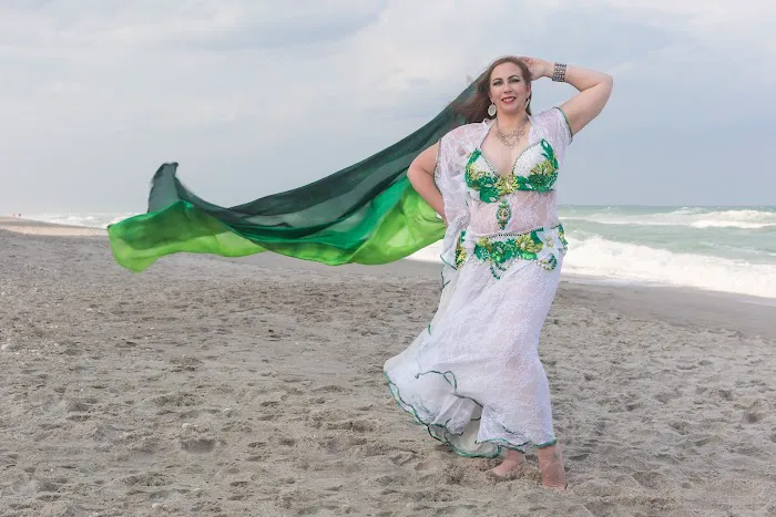 Luna Habibi Belly Dance Picture 6