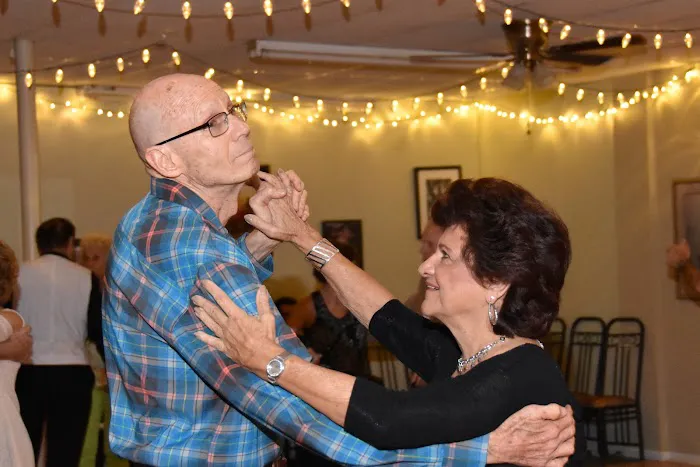 Beachside Dance Club Picture 3