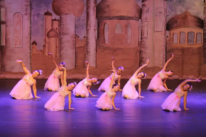 Broadway Bound Dance Centre Picture 7