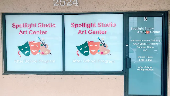 Spotlight Studio Art Center Picture 10