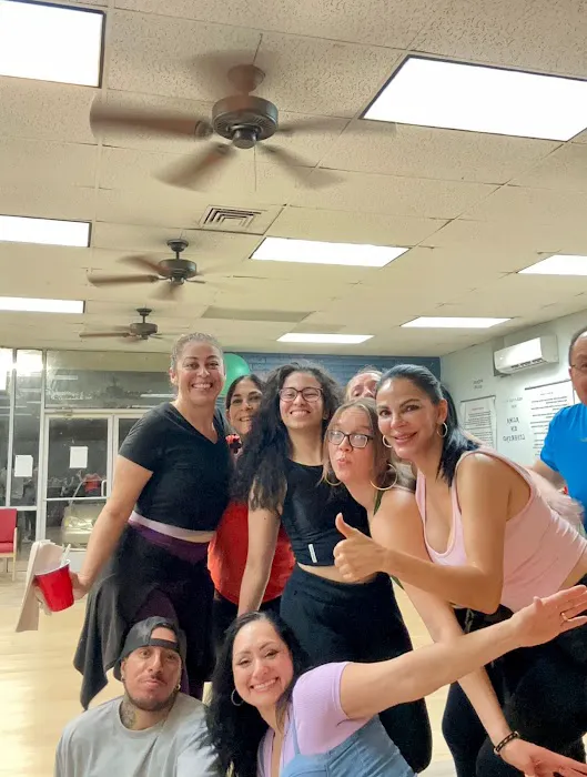 Dance Fitness & Salsa Studio Mesa Picture 4