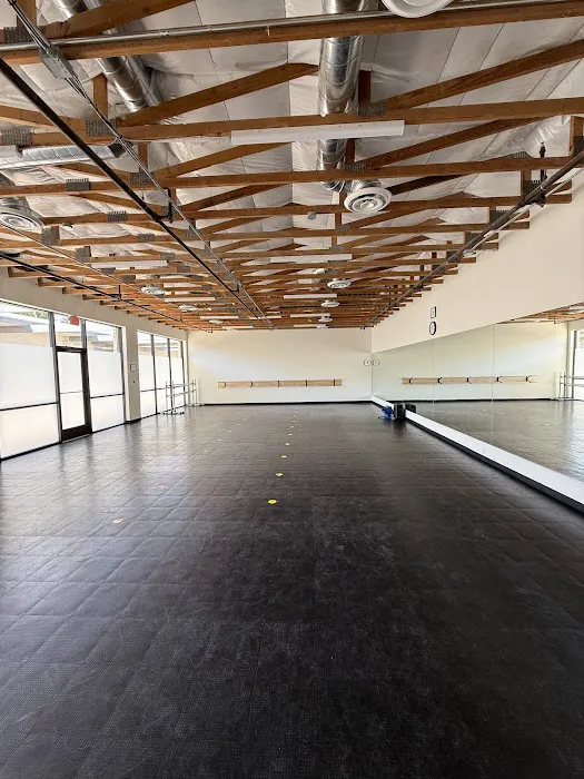 Dance Barn Picture 9