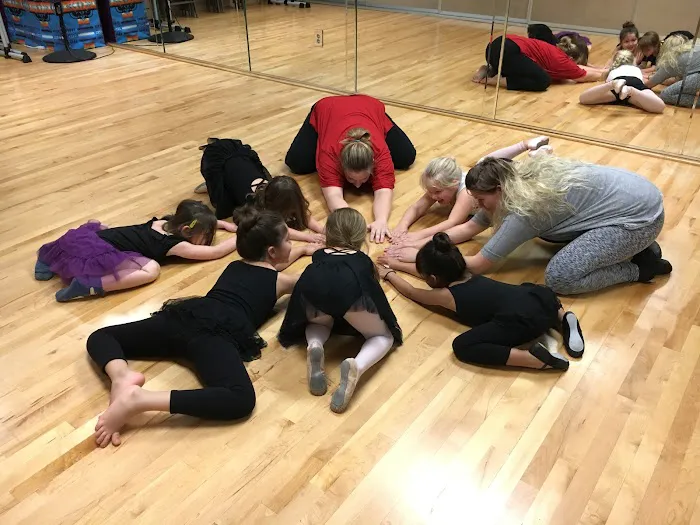 Kaleidoscope Dance Space Picture 4