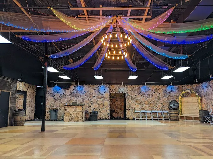 Scootin' Boots Dance Hall Picture 6