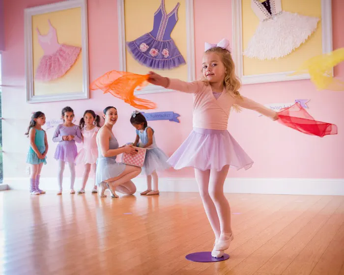 Tutu School Gilbert Picture 4