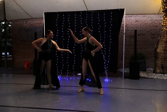 Dez It All Dance and Yoga Studio Picture 1