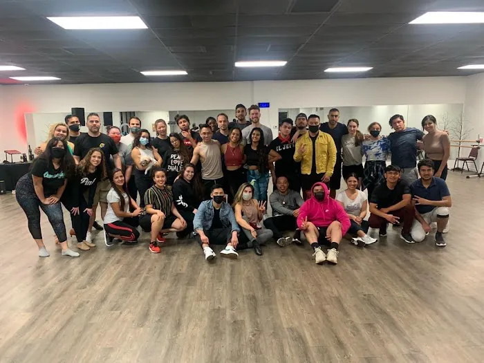 Que Candela Dance Co. Picture 6