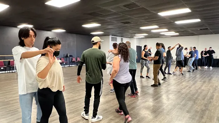 Phoenix Salsa Dance / Con Clave Dance Picture 7