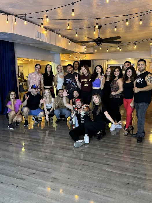 Phoenix Salsa Dance / Con Clave Dance Picture 10
