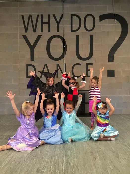 Full Out Performance Dance Company Picture 1
