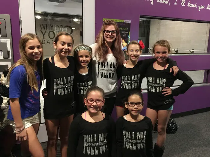 Full Out Performance Dance Company Picture 4