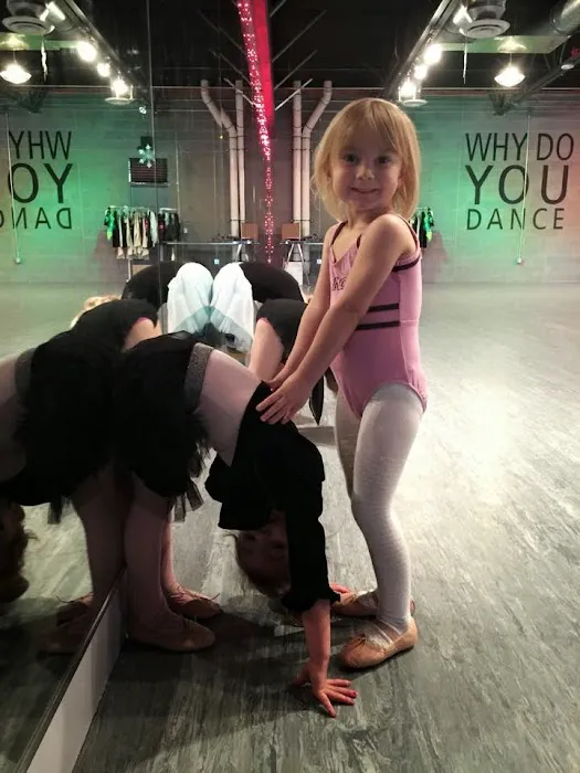 Full Out Performance Dance Company Picture 8