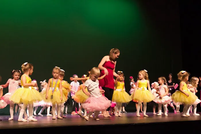 Joyful Heart Dance Picture 4