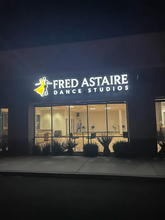 Fred Astaire Dance Studios - Peoria Picture 3
