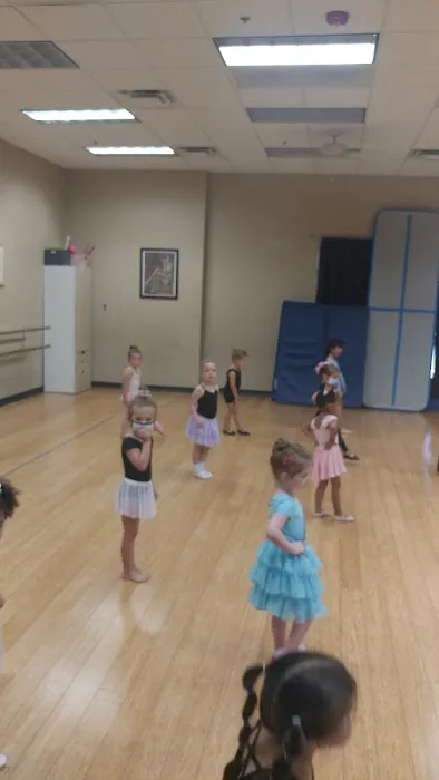 Steppin' Out Performing Arts Picture 1