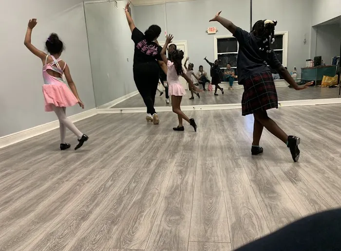 Hazel's Dance Academy Picture 1