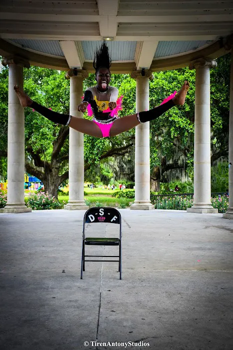 Des Select Few Dance Company, LLC Picture 1