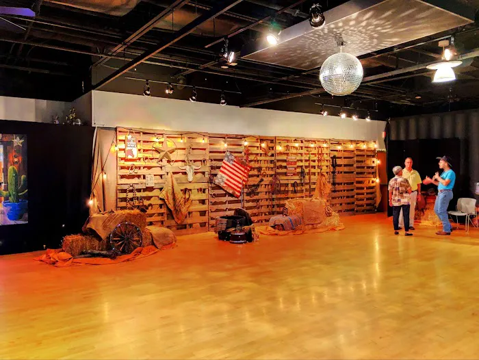 Metropolitan Ballroom Picture 9