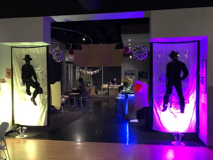 Metropolitan Ballroom Picture 8