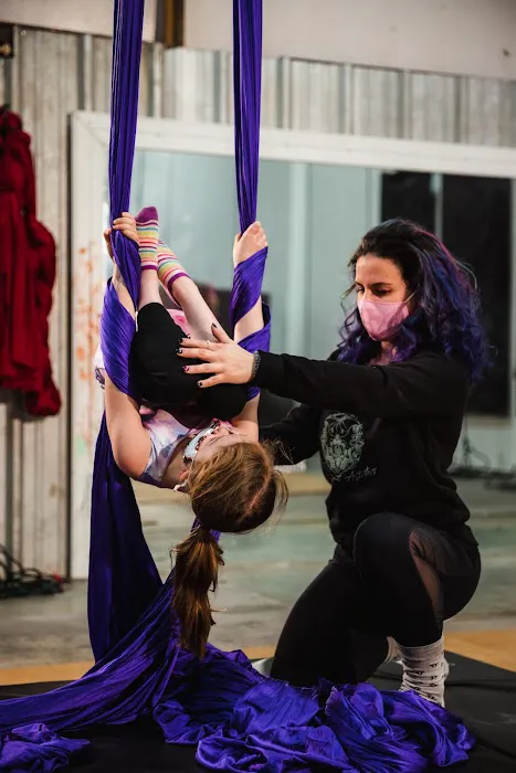 Bloom Movement Artistry Picture 4
