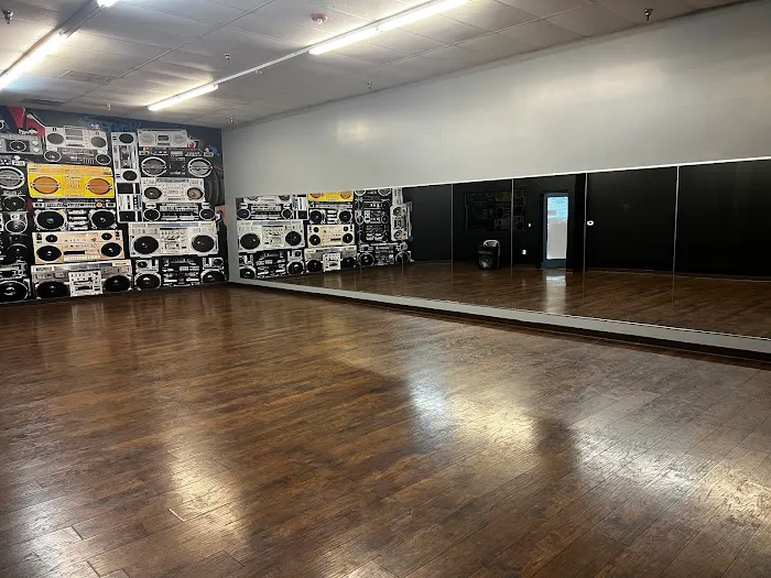 XLNC Dance Studio Picture 9