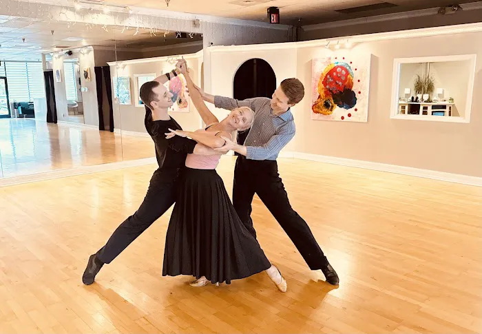 Ballroom V Picture 4