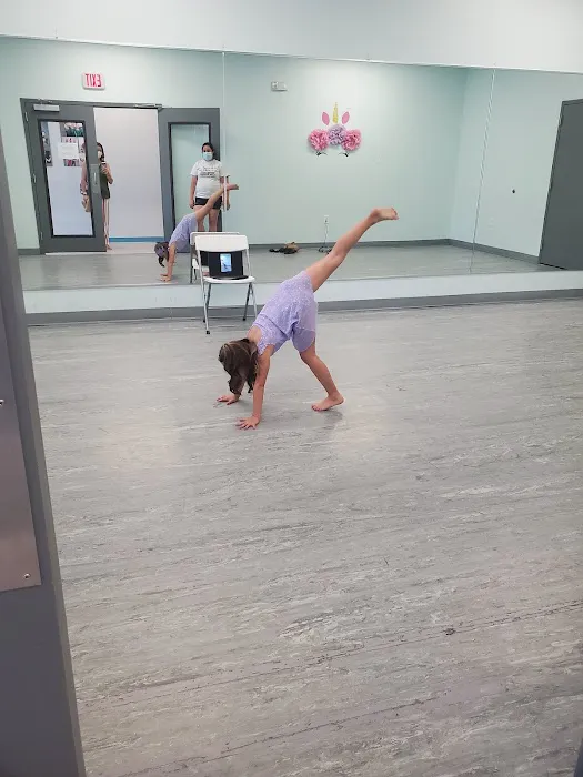 Just Be Dance Academy Picture 6