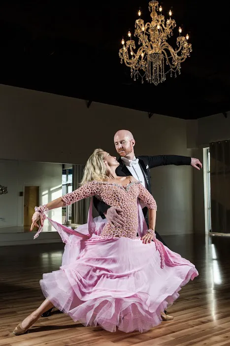 Dynamic Ballroom Picture 7