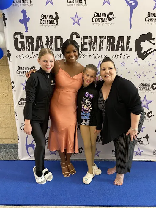 Grand Central Academy of Performing Arts, Dance, Musical Theatre & Acrobatics for Kids & Adults Picture 9