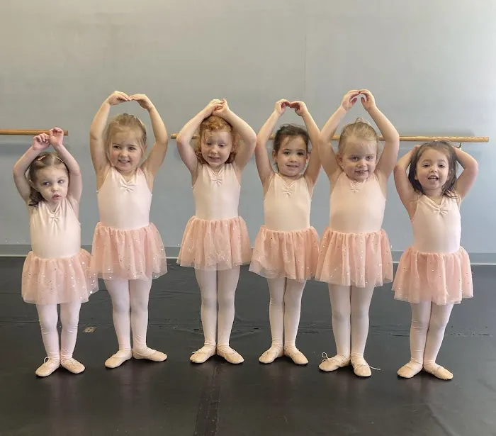En Pointe Dance Company Picture 8