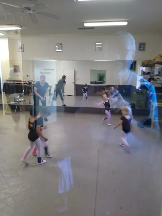 Dance Davidson Picture 6