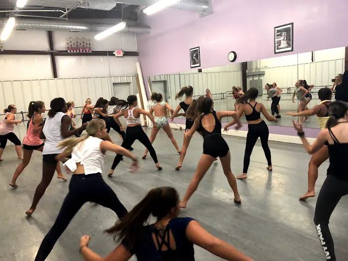 Star Struck Dance Studio Picture 2