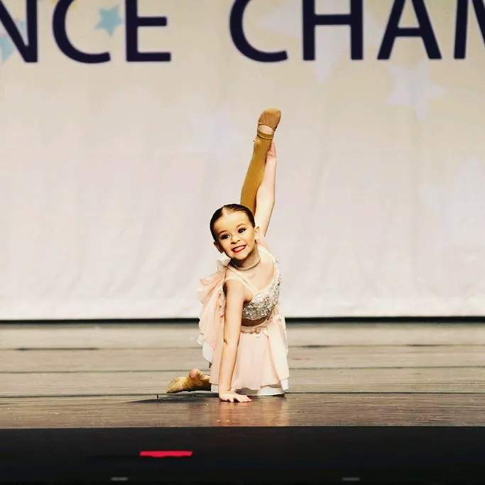 Be Famous Dance Center Picture 3
