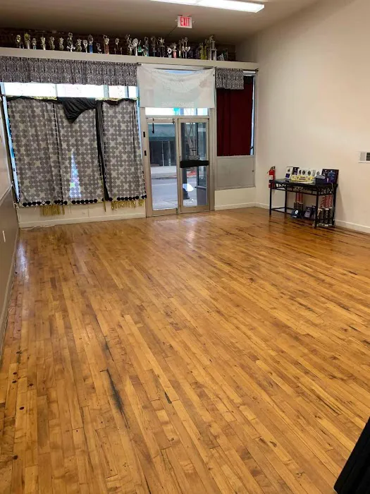 Julie's Fancy Feet Dance Academy Picture 4