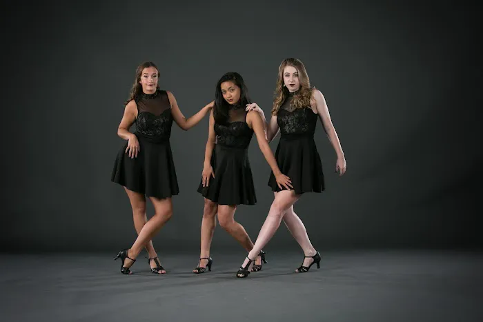Dancers Corner Picture 8
