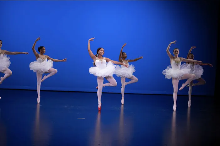 Daliana Dance Picture 7
