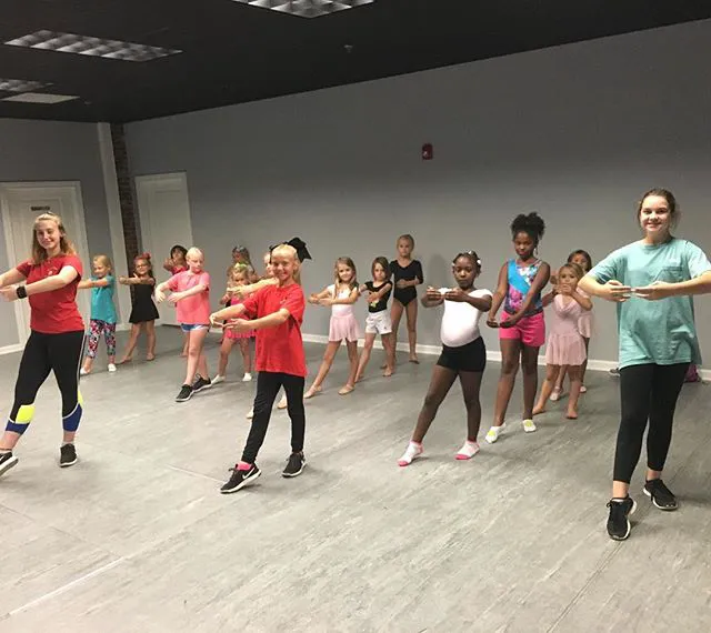 Dancin' On Broad Picture 2