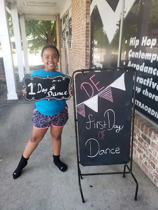 Dance Extraordinaire Picture 5