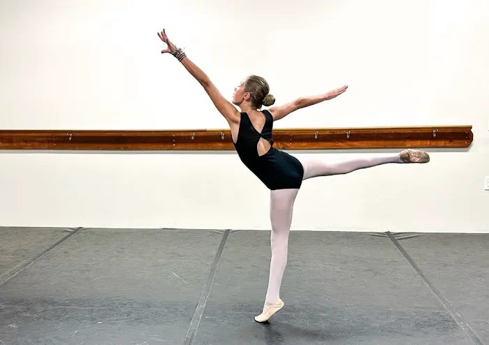 Walkerdance Ballet Theatre Picture 3