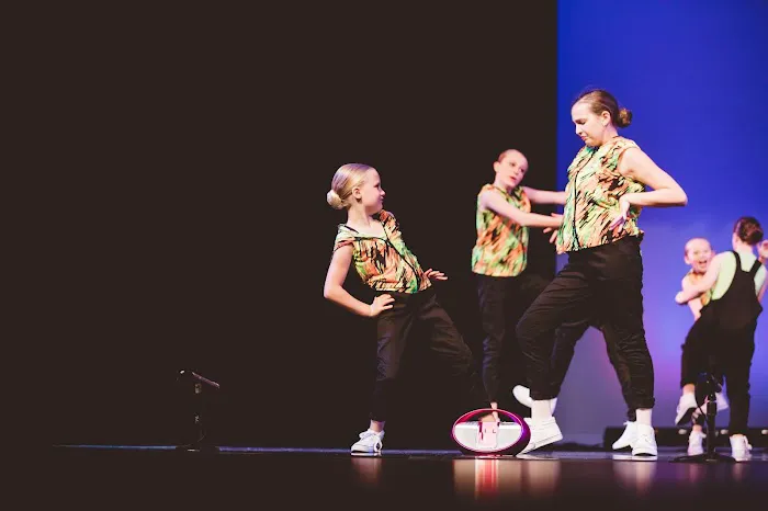 Dance United Picture 6