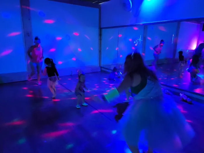 Break'n Out Dance Studio Picture 7