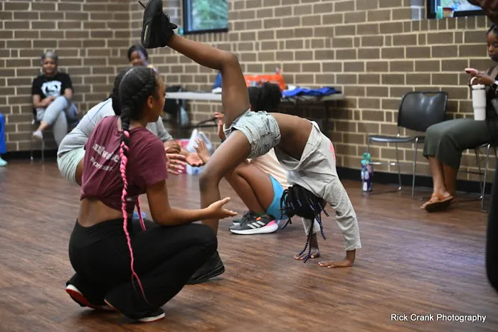 ESHA'S DANCE Picture 1