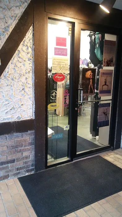 The Turning Pointe Picture 7
