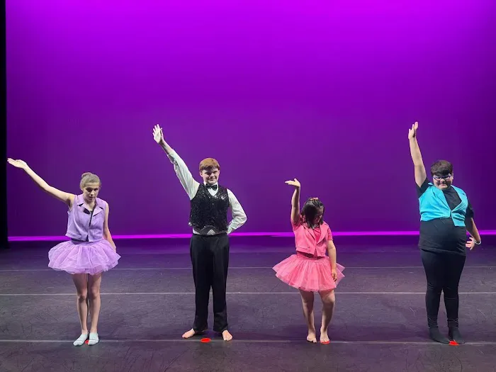 Goins Dancing Picture 3