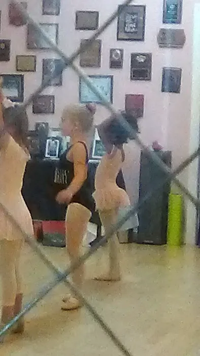 Steppin' Out Dance Studio Picture 7