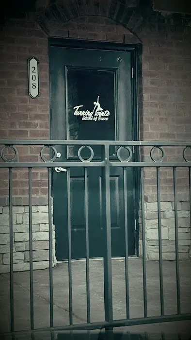 Turning Pointe School of Dance Picture 1